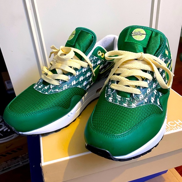 Nike Other - Air Max 1 (87) (Mens size 9)